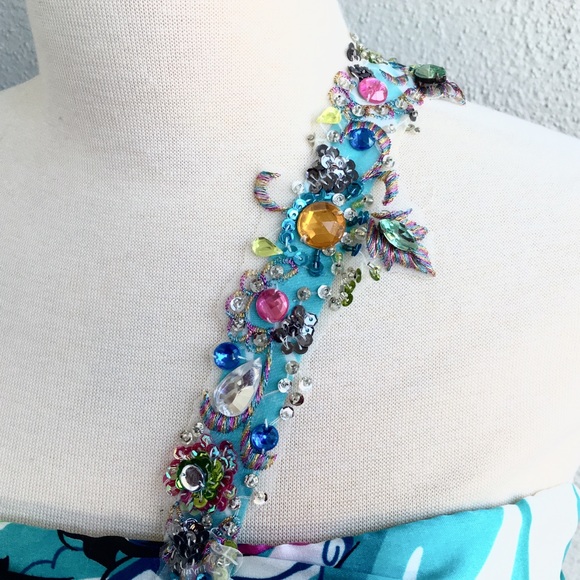 White Floral beaded Dress Sz 6. NWOT - Picture 4 of 8